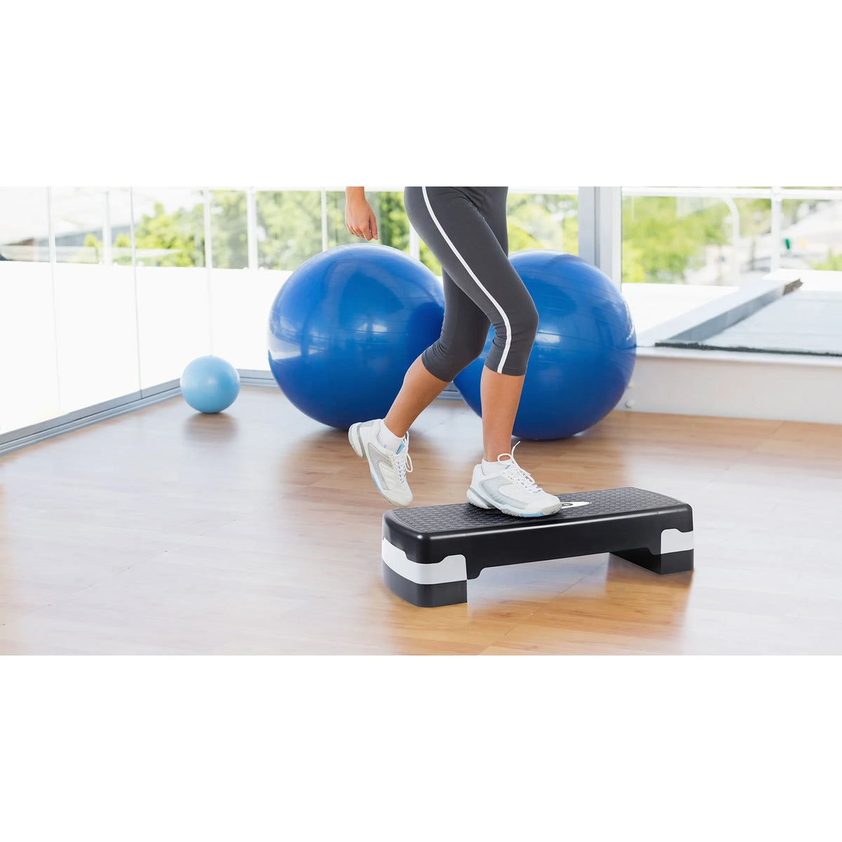 Adjustable Step Aerobics Platform, 4 to 6 in Height, Black